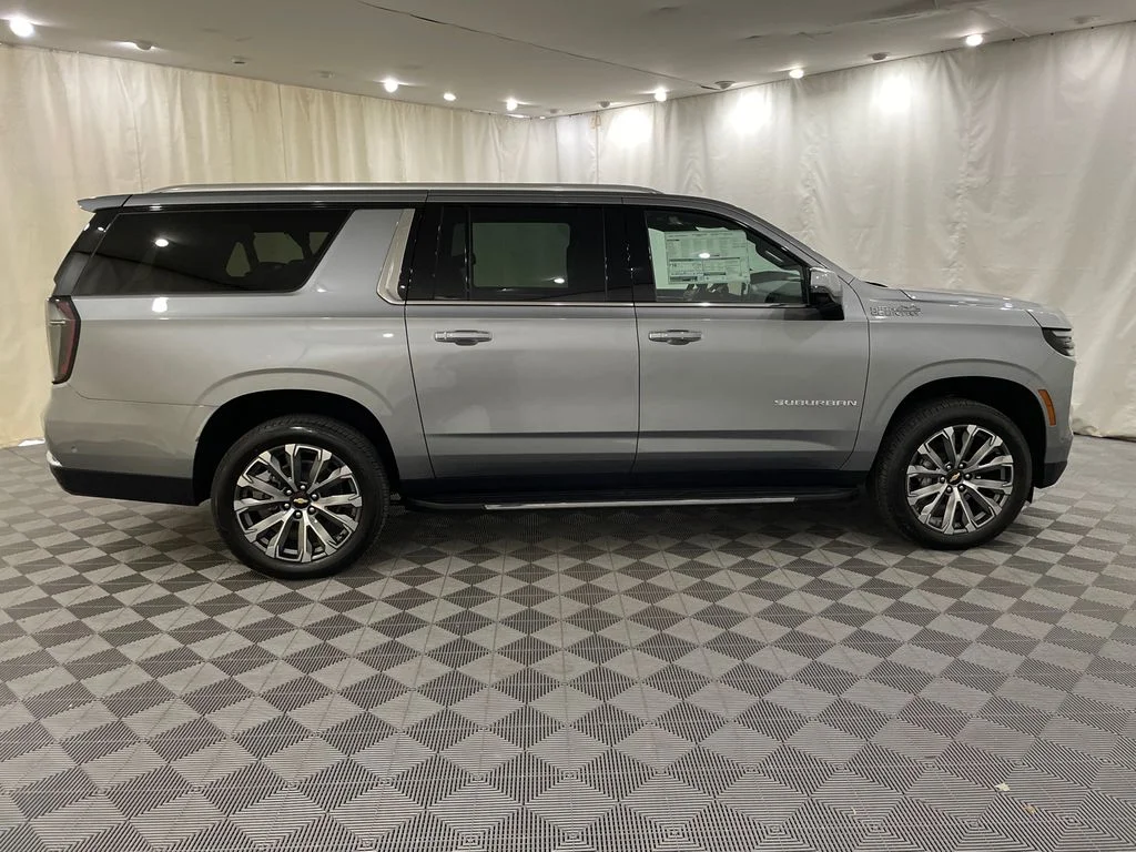 2026 Chevrolet Suburban High Country - Photo 4