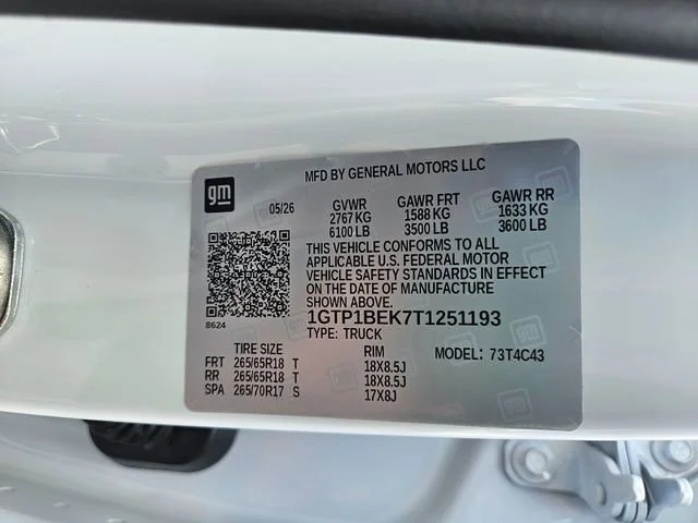 New 2026 Summit White GMC Elevation image 30