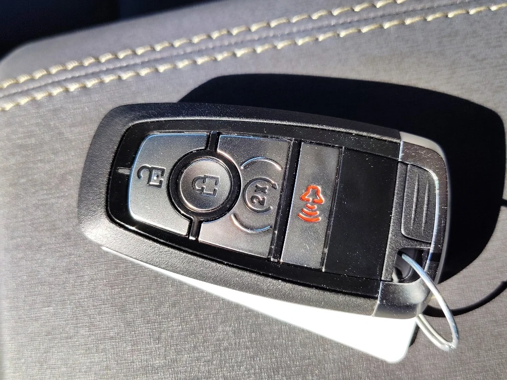 New 2026 Avalanche Gray Ford Badlands® image 25
