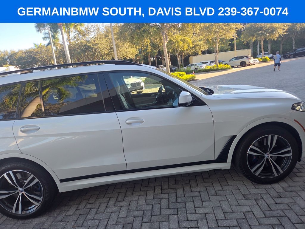 Used 2022 White Metallic BMW M50i image 30