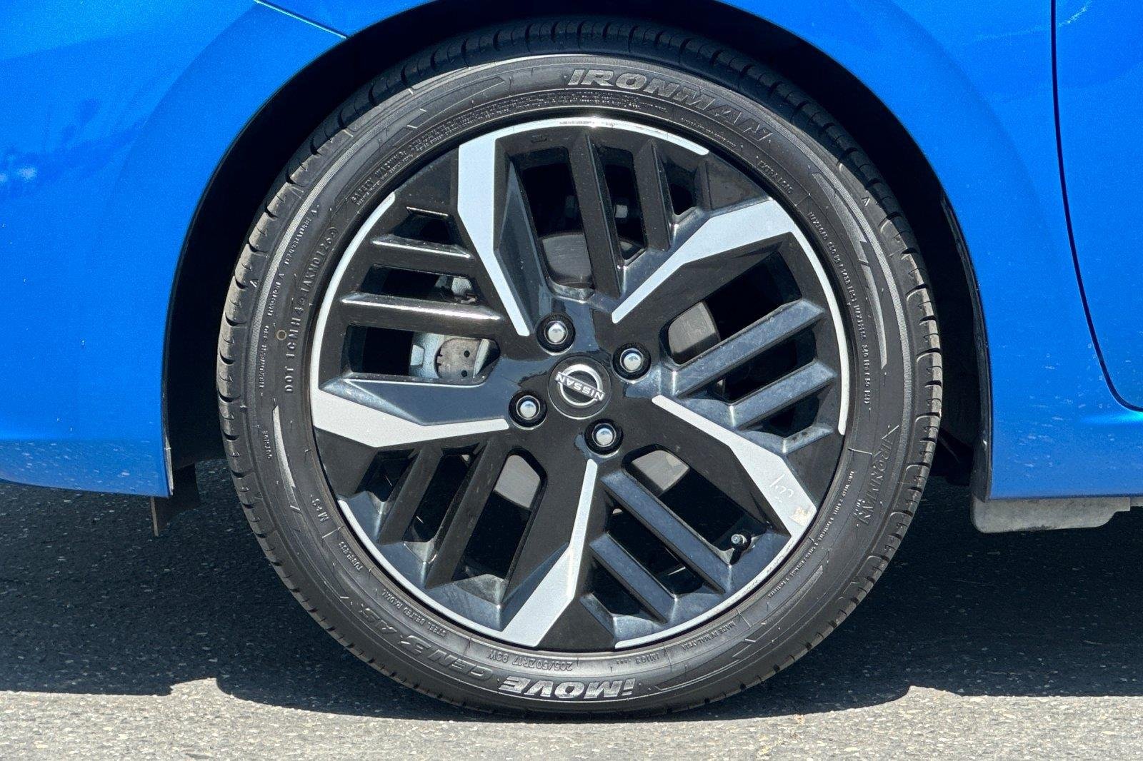 Used 2024 Electric Blue Metallic Nissan SR image 25