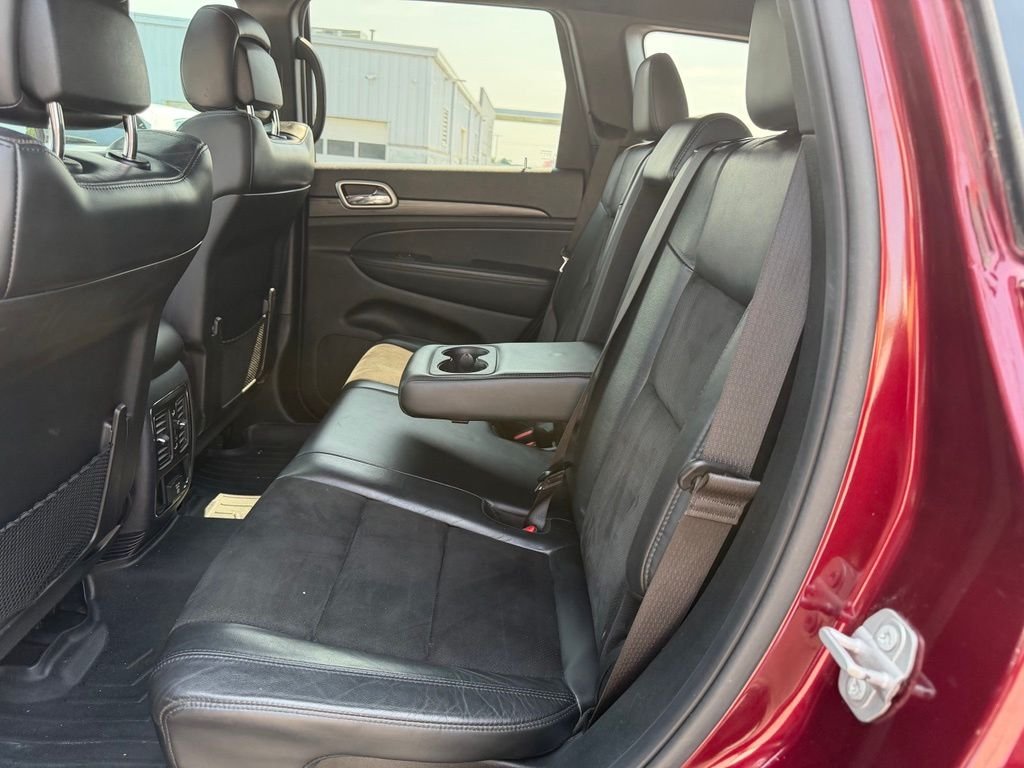 Used 2020 Red Jeep Altitude image 16