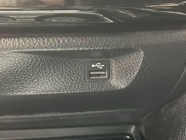Used 2018  BMW CS image 23