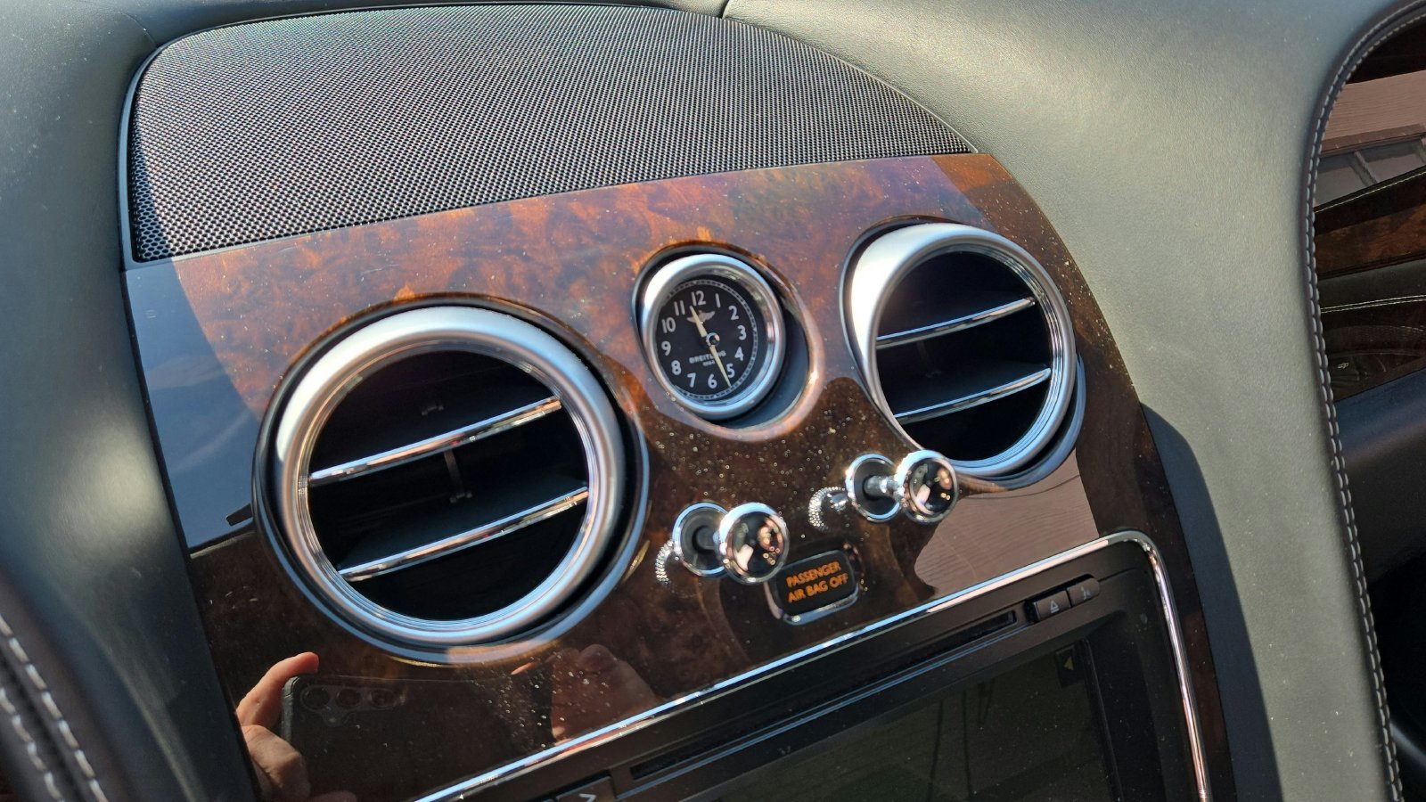 Used 2014  Bentley Base image 17