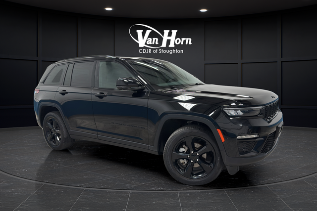 Used 2024 Diamond Black Crystal Pearlcoat Jeep Limited image 1