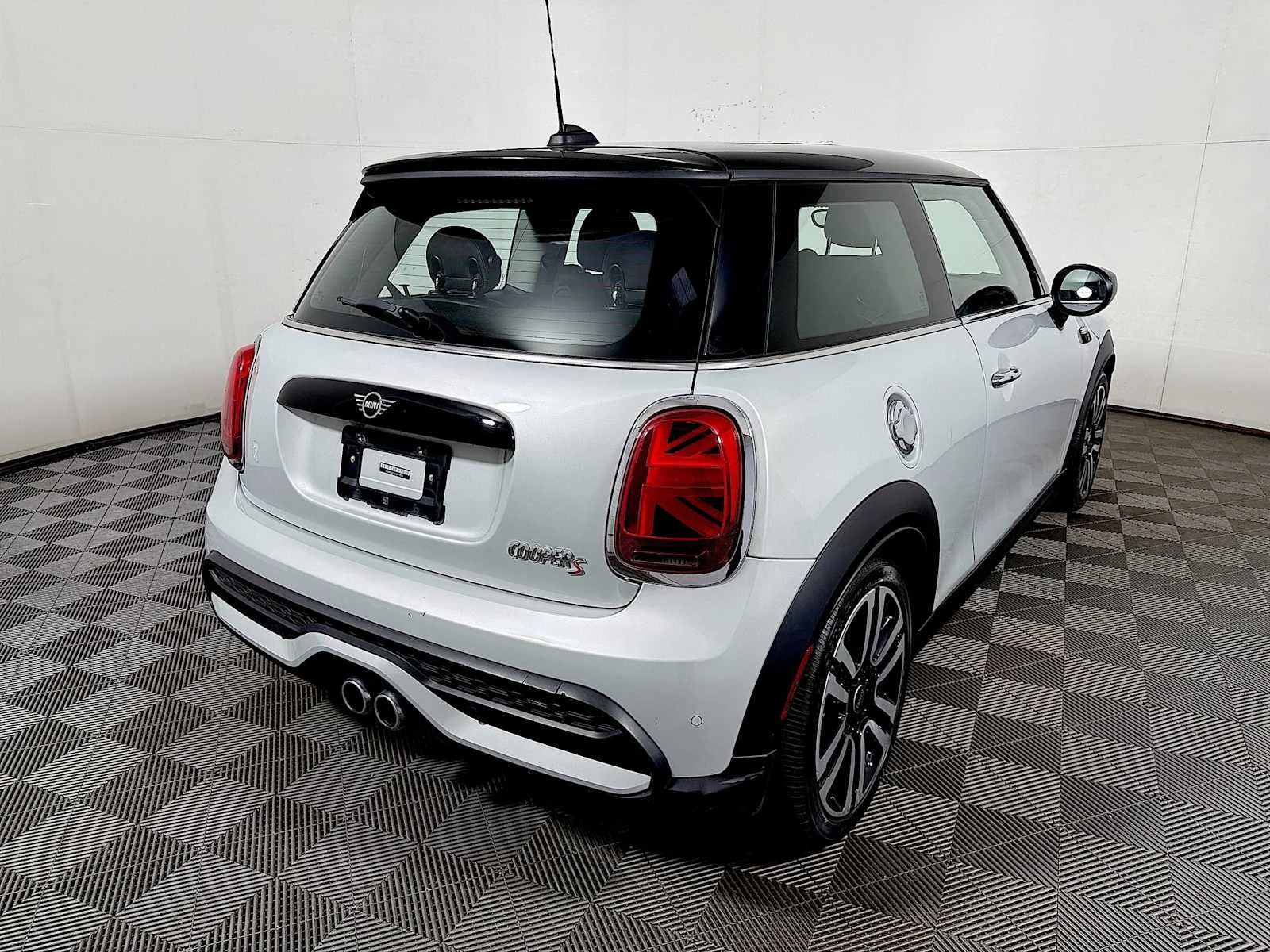 Used 2023 White Silver Metallic MINI Cooper S image 6