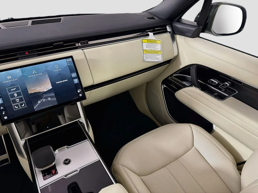 New 2026 Santorini Black Land Rover SE LWB 7-Seats / V8 image 25