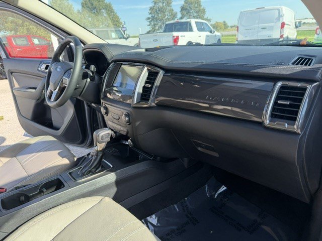 Used 2020 Silver Metallic Ford LARIAT image 33