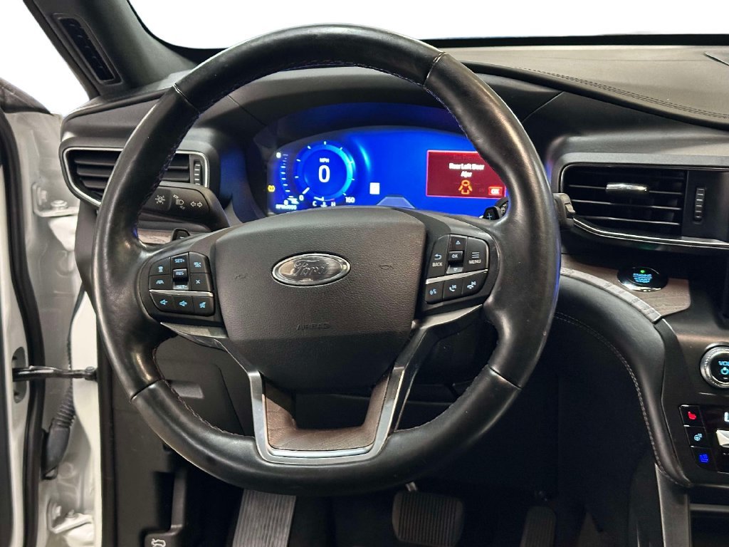 Used 2020 White Ford Platinum image 22
