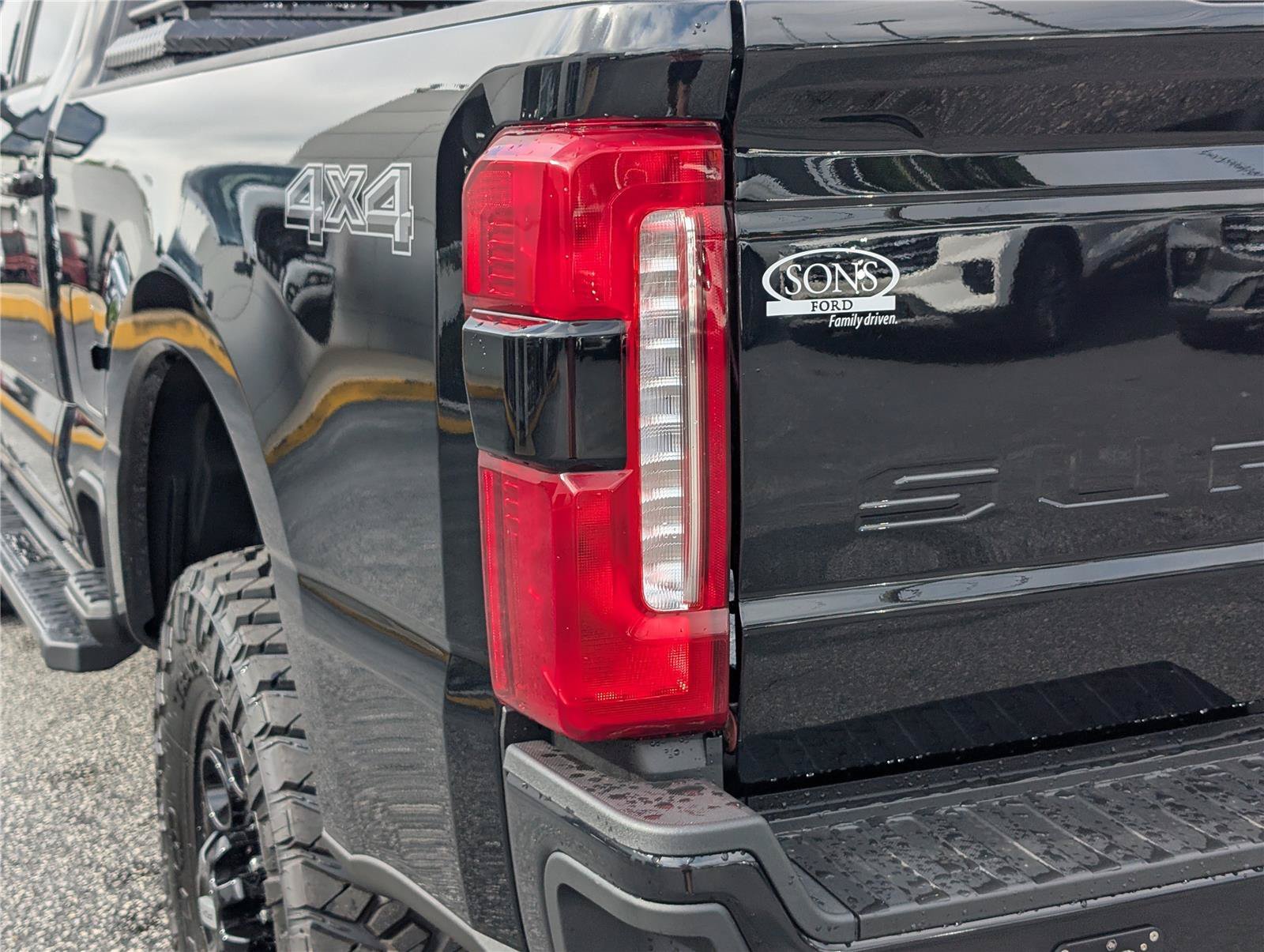 New 2026 AGATE BLACK FORD Lariat image 12