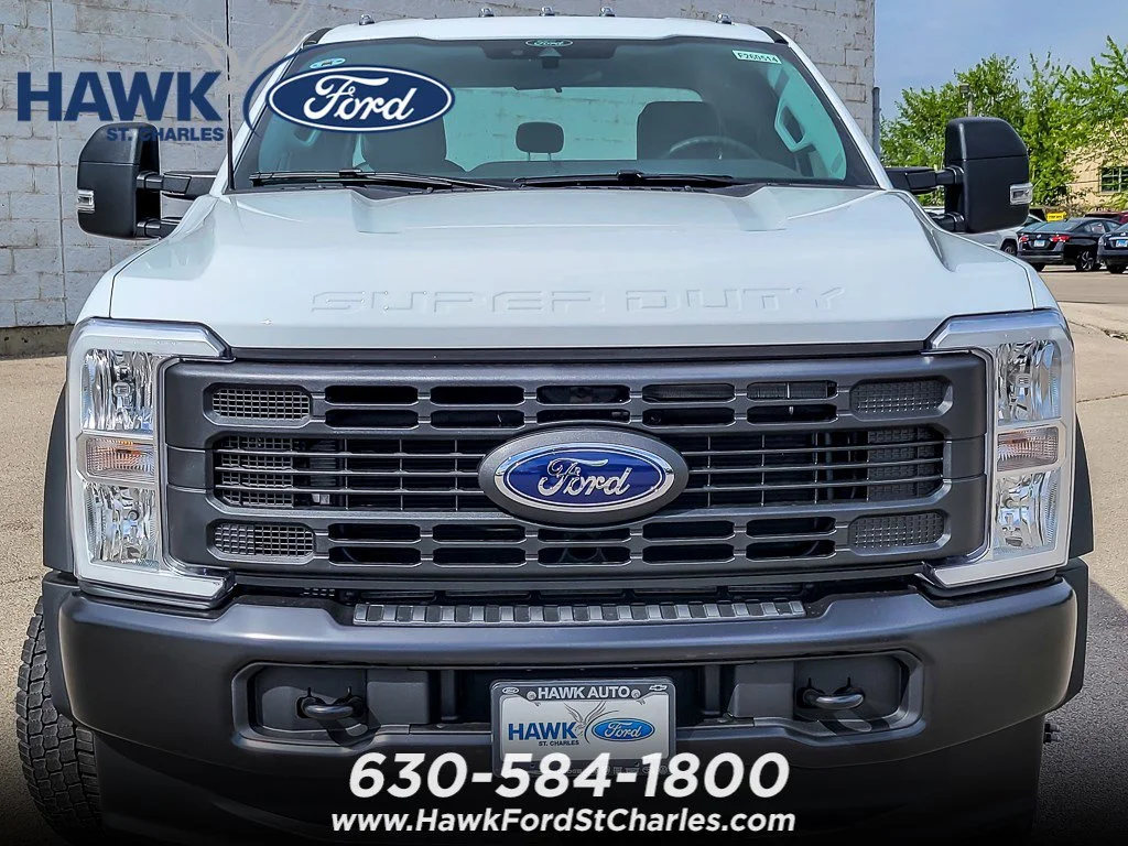 New 2026 Oxford White Ford F-450® XL image 3