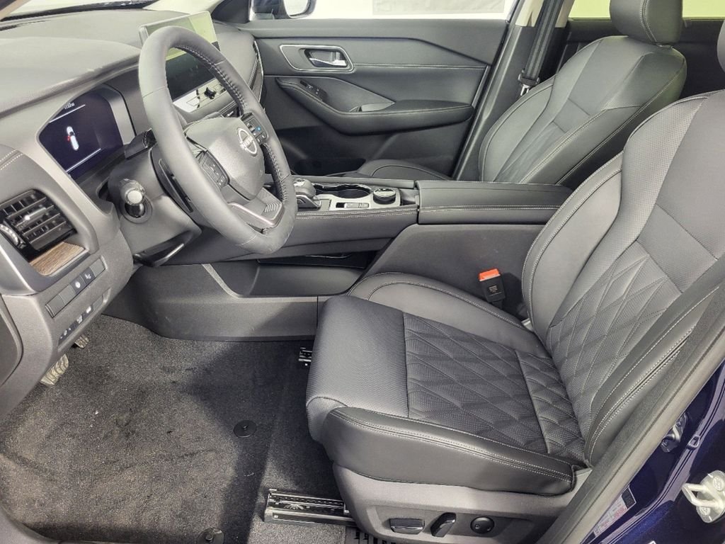 2025 Nissan Rogue Platinum - Photo 11