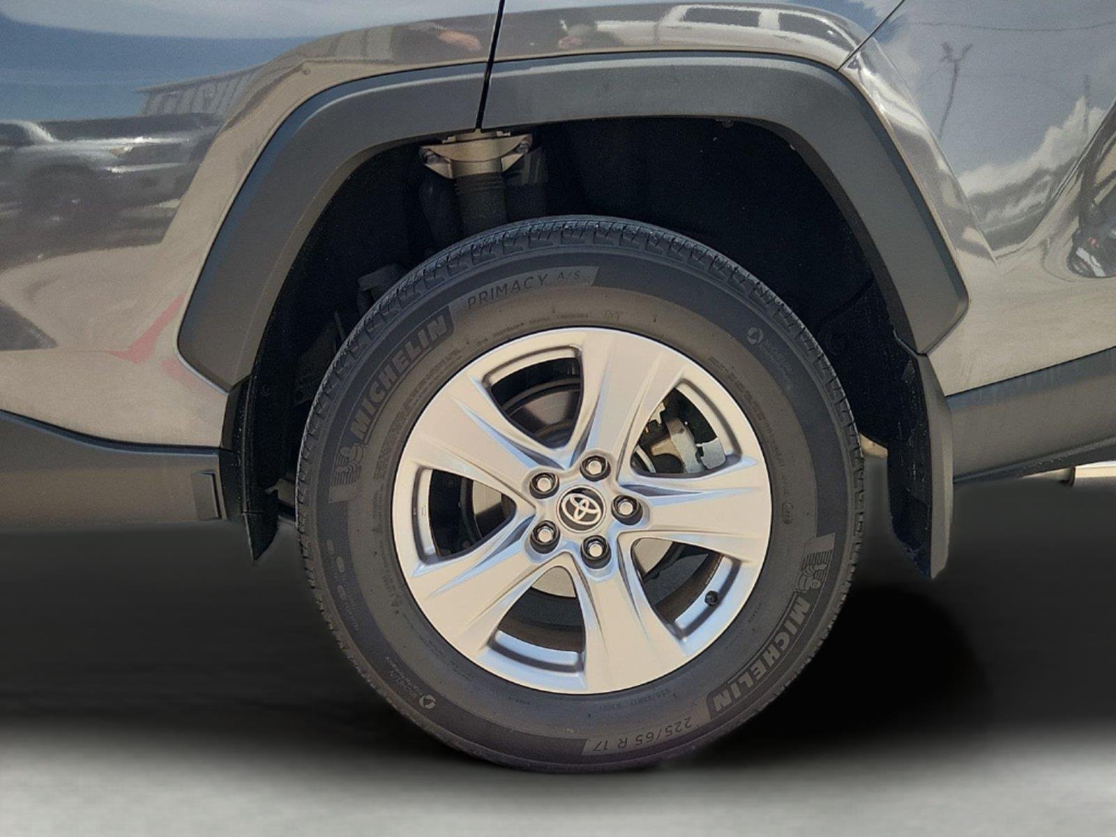 2023 Toyota RAV4 XLE - Photo 19