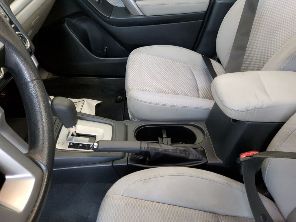 Used 2018 Gray Subaru 2.5i Premium image 23