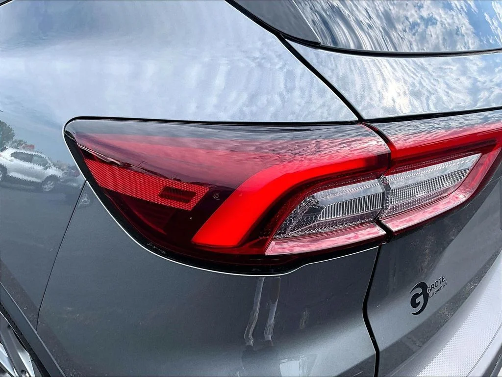 Used 2025 Gray Ford ST-Line Select image 29