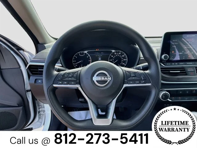 Used 2024 White Nissan 2.5 SV image 11