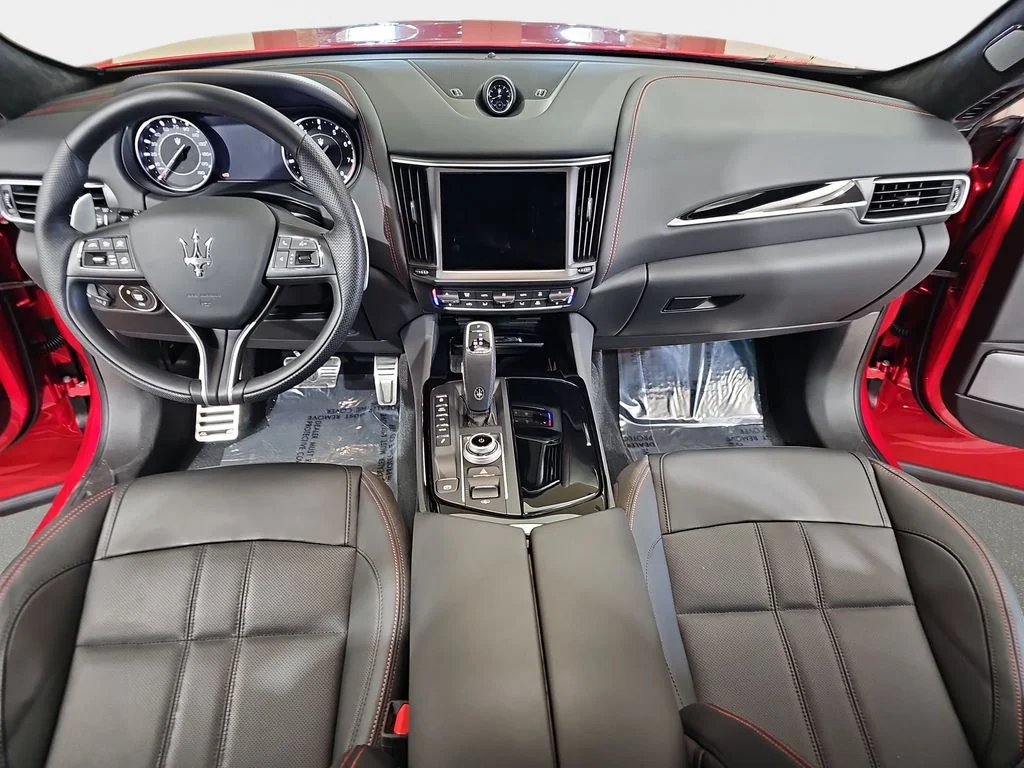 Used 2022 Red Maserati Modena image 10
