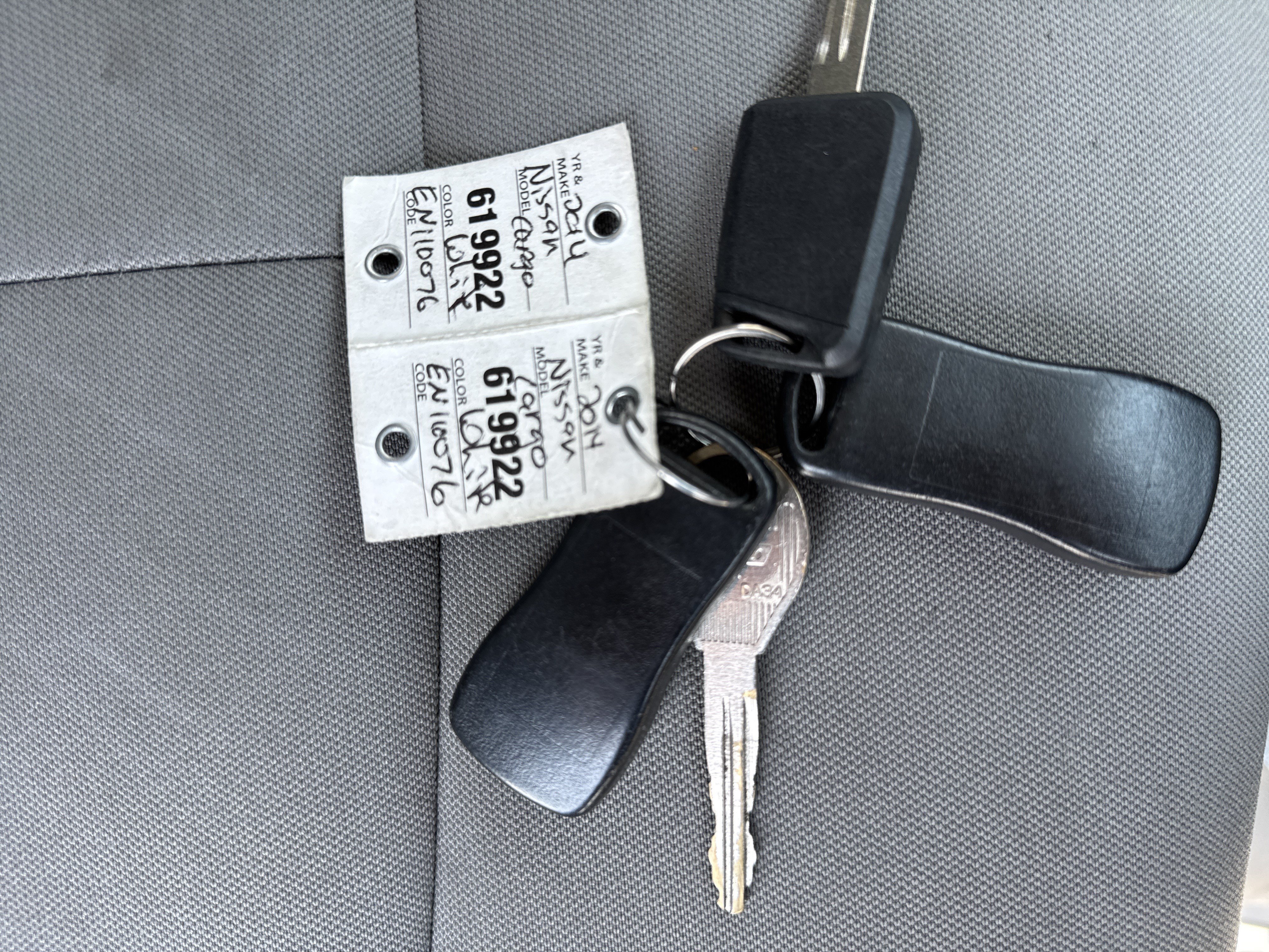 Used 2014 White Nissan SV image 22