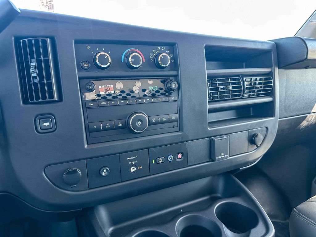 2025 Chevrolet Express Cargo Work Van - Photo 19
