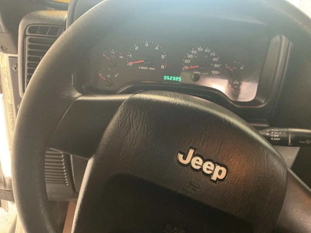 Used 2005 Bright Silver Metallic Clearcoat Jeep X image 12