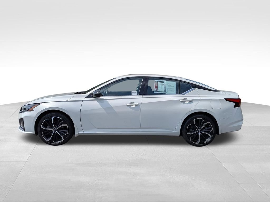 Certified Used 2023 Pearl White Nissan 2.5 SR image 13