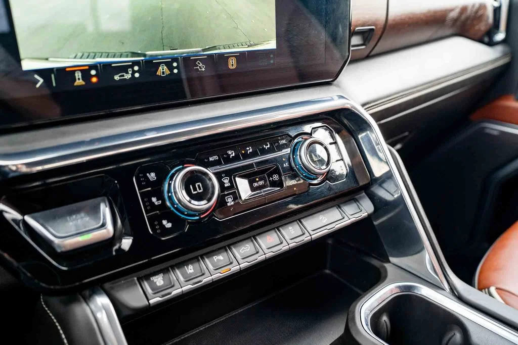 Used 2025 Silver GMC Denali Ultimate image 20