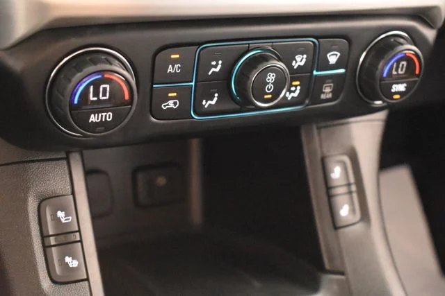 Used 2019 White GMC SLT-1 image 27
