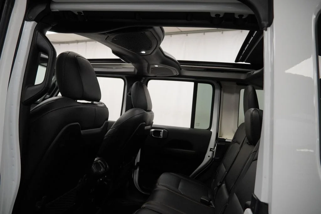 Used 2024 White Jeep Sahara image 5