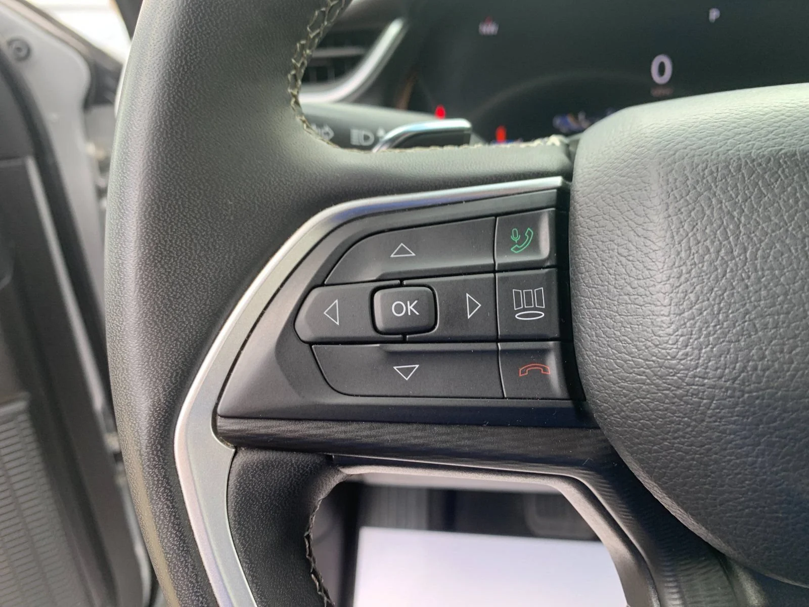 Used 2023 Silver Zynith Jeep Laredo image 26