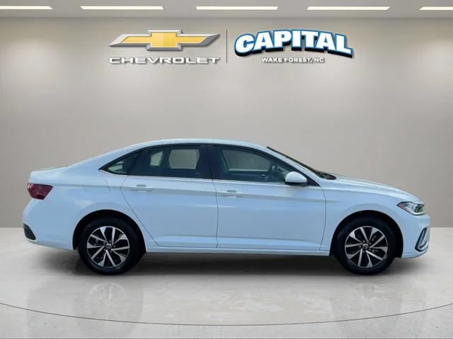 Used 2025  Volkswagen S image 6