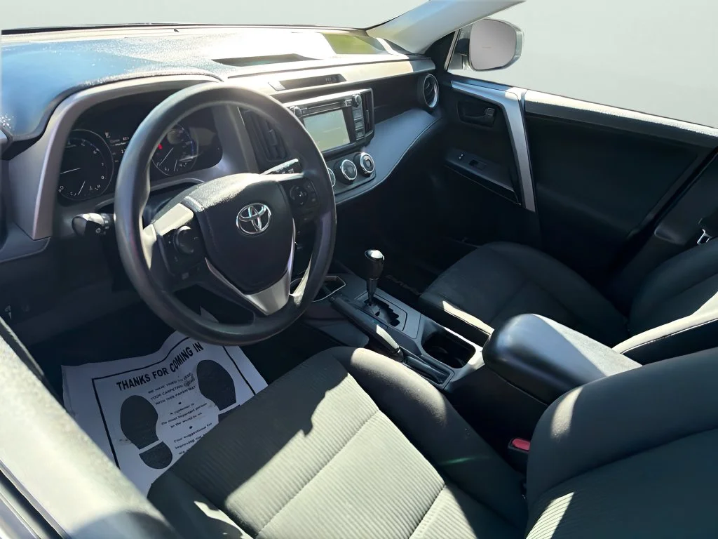 Used 2018 Super White Toyota LE image 13
