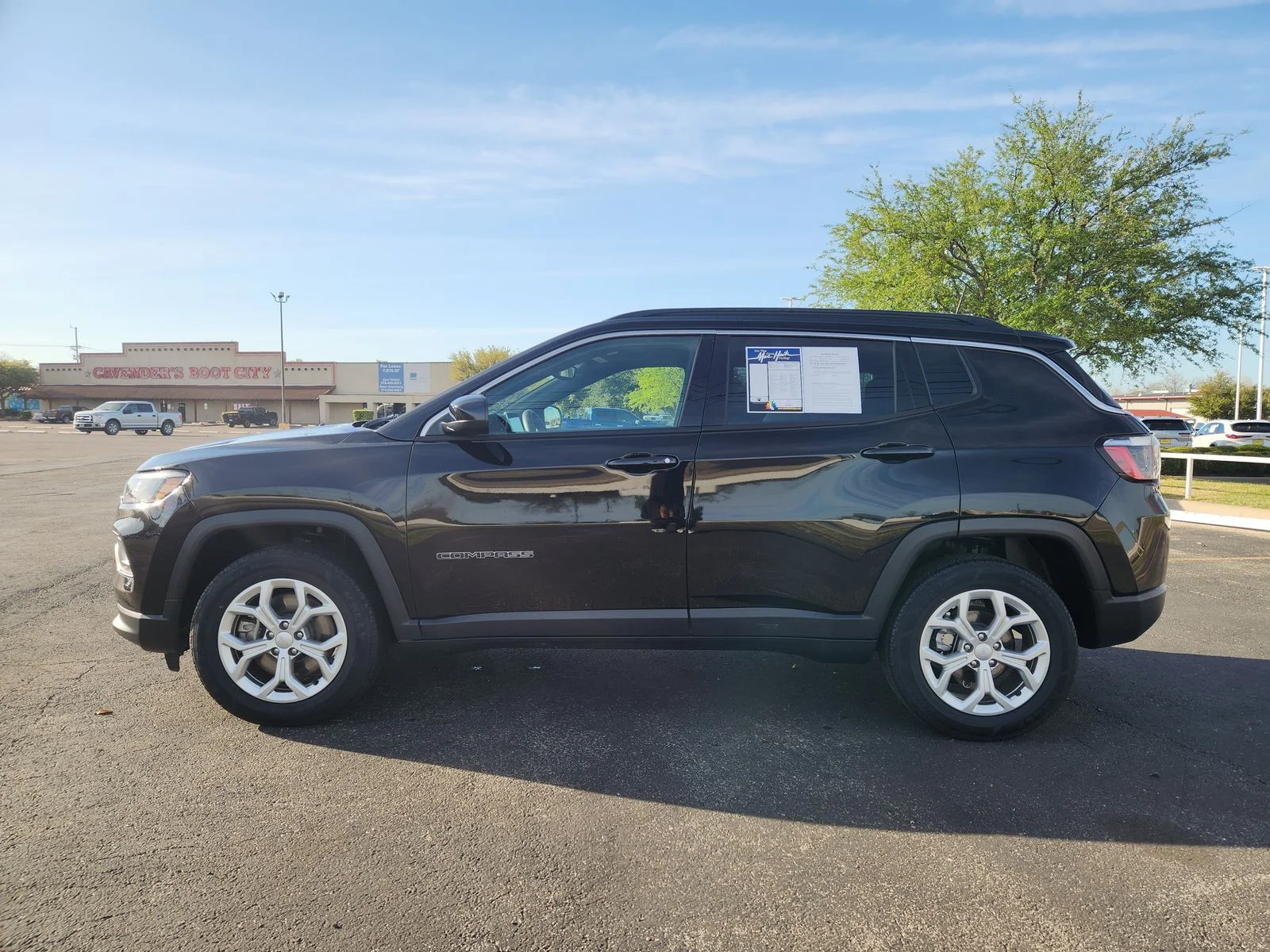 Used 2024 Black Jeep Latitude image 4