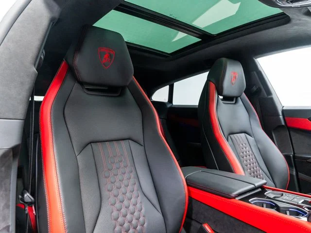 Used 2025 Black Lamborghini SE image 39
