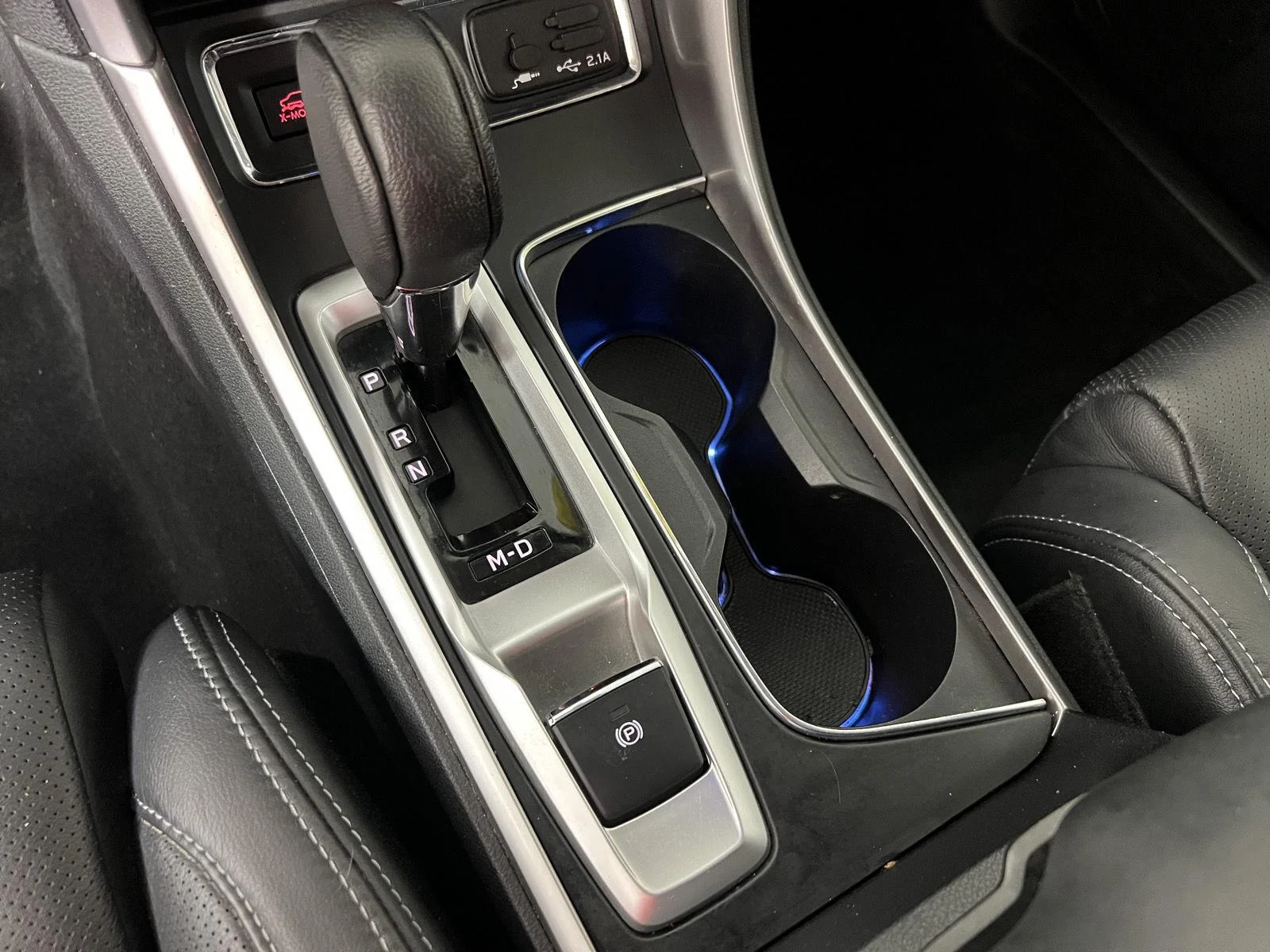 Used 2020 Ice Silver Metallic Subaru Limited image 9