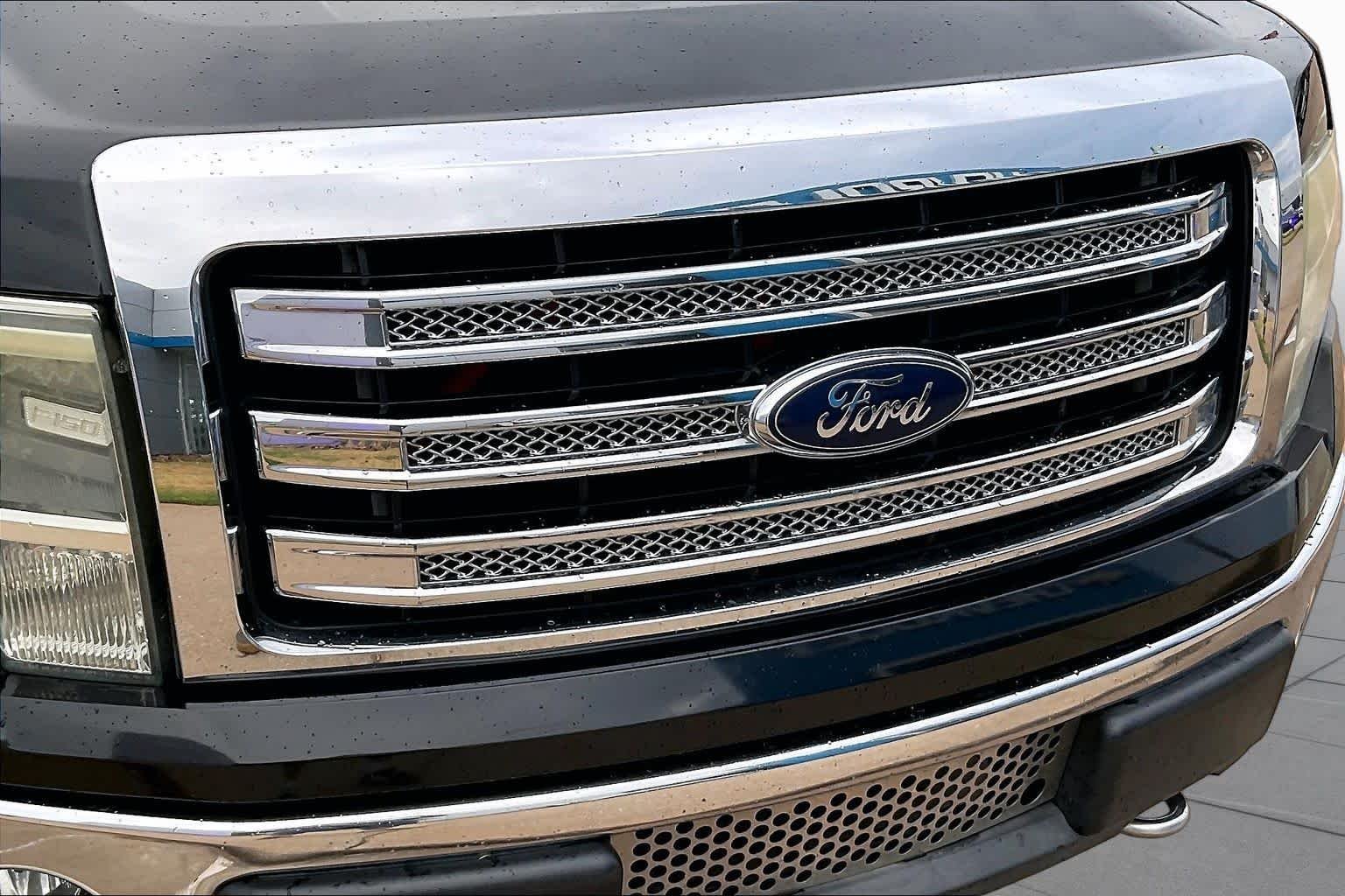 Used 2014 Tuxedo Black Metallic Ford Lariat image 30