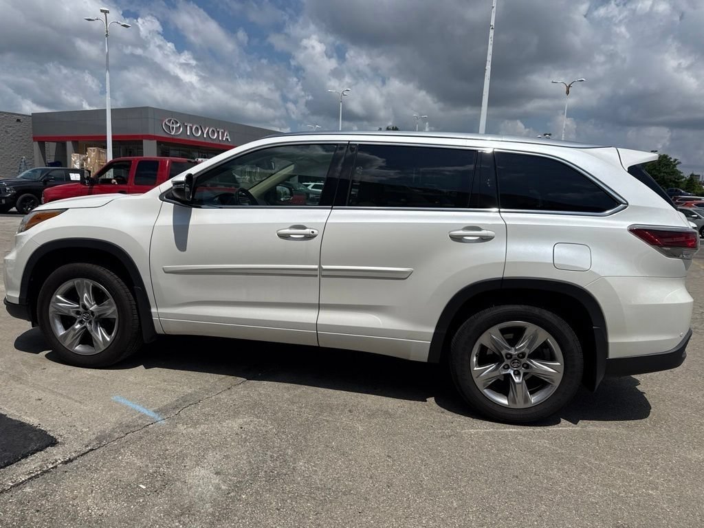 Used 2016 Blizzard Pearl Toyota Limited Platinum V6 image 9