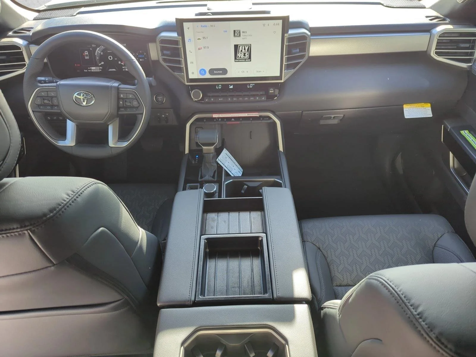 2025 Toyota Tundra Limited - Photo 15