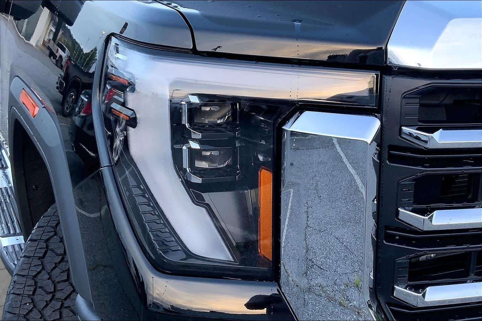New 2026 Onyx Black GMC SLT image 13