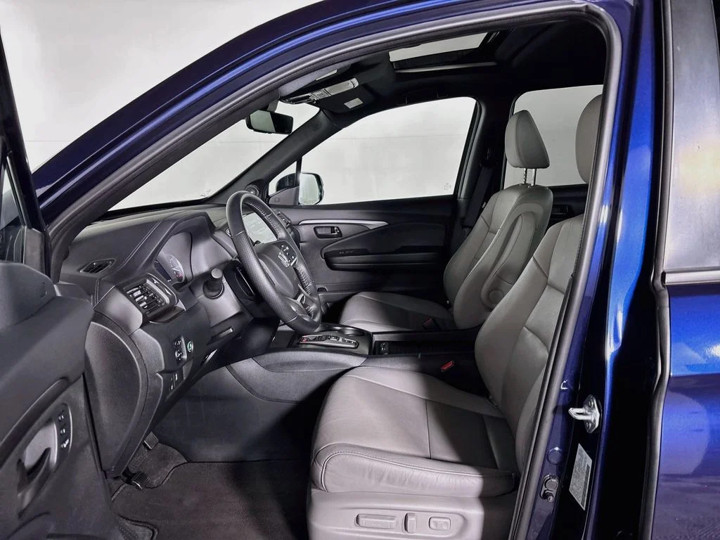 Certified Used 2023 Obsidian Blue Pearl Honda EX-L image 12
