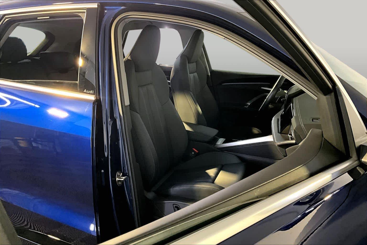Used 2025 Navarra Blue Metallic Audi Premium Plus image 7