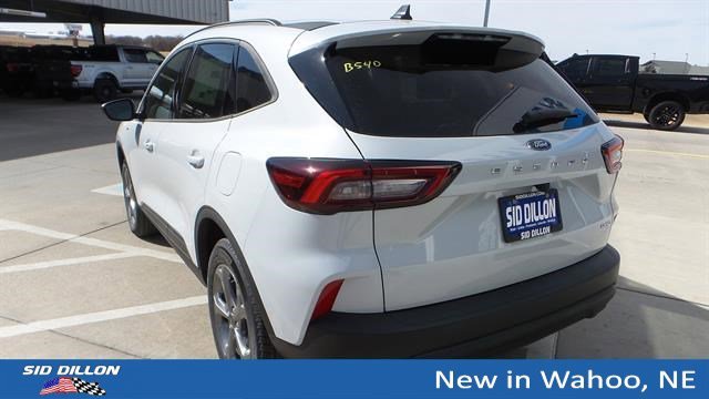 2026 Ford Escape ST-Line - Photo 13