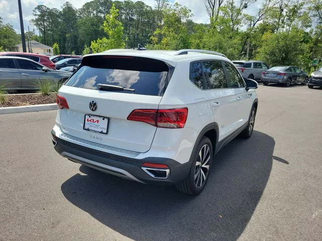 Used 2023 White Volkswagen 1.5T SE image 2