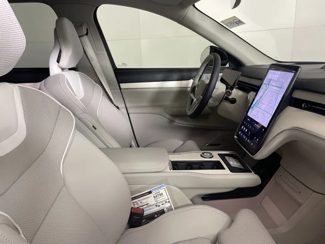 2025 Volvo EX90 Ultra - Photo 13