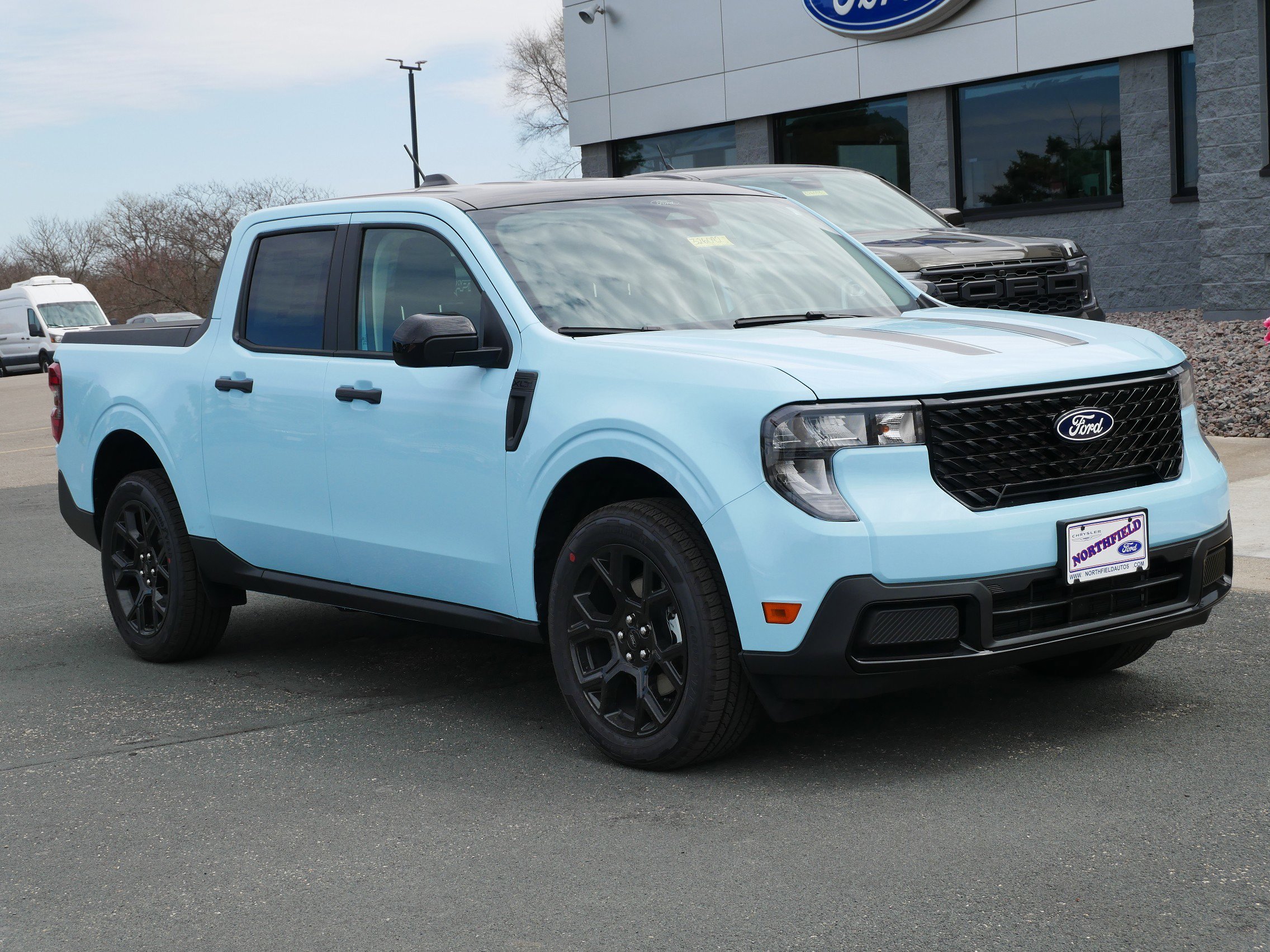 View vehicle photo 2