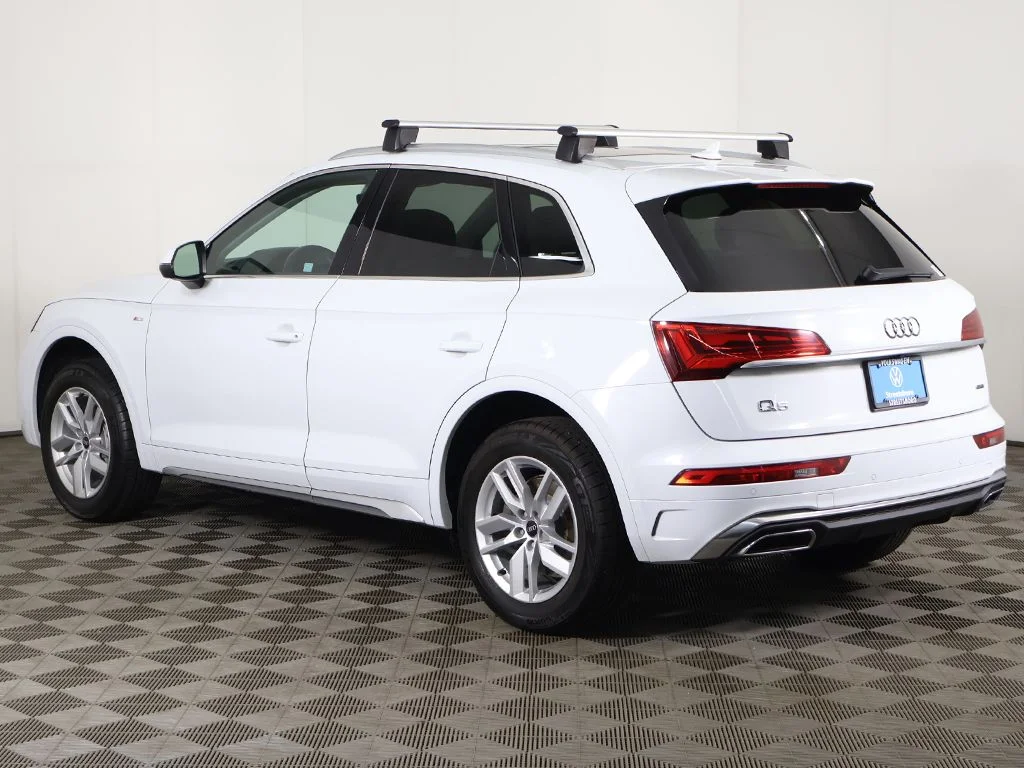 Used 2022 Glacier White Metallic Audi 45 S line Premium image 10