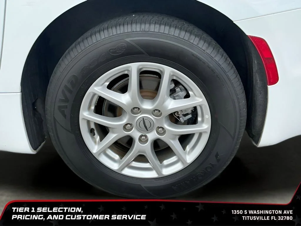 Used 2023 White Chrysler Touring L image 37
