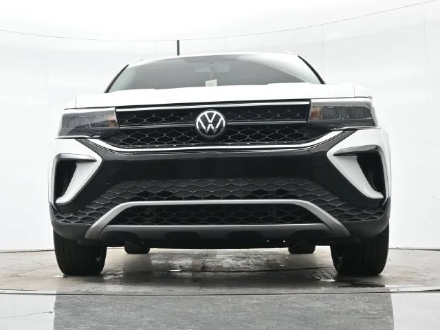 Used 2022 Pure White [white Volkswagen SE image 25