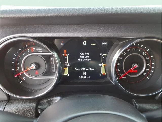 Used 2022 Red Jeep Mojave image 21