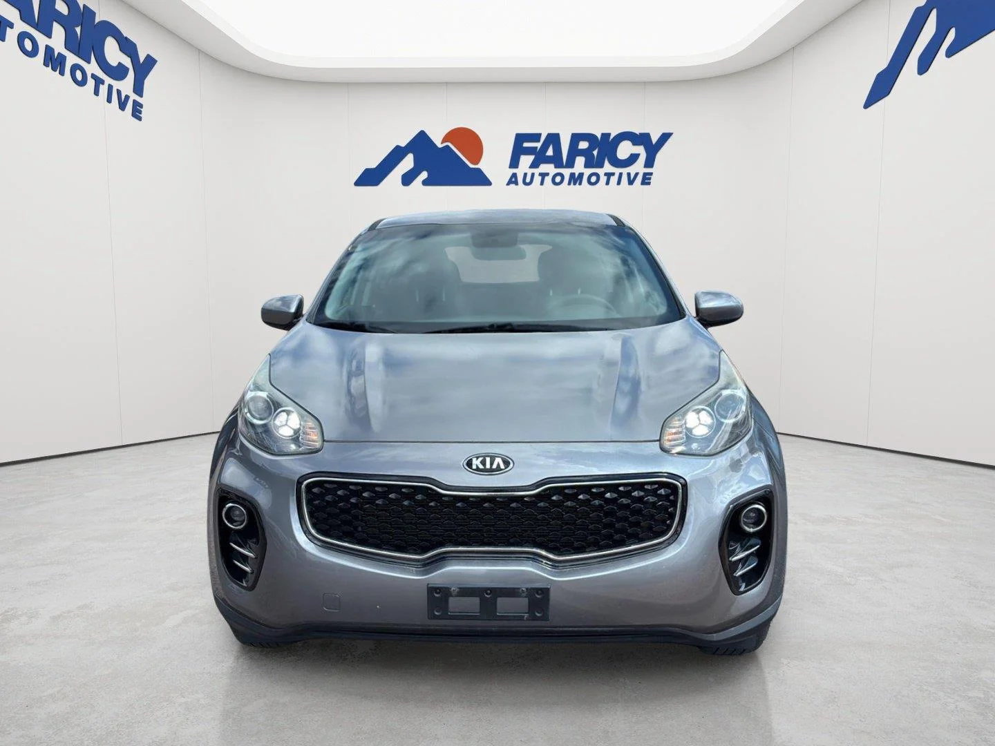 Used 2018 Mineral Silver Kia LX image 3