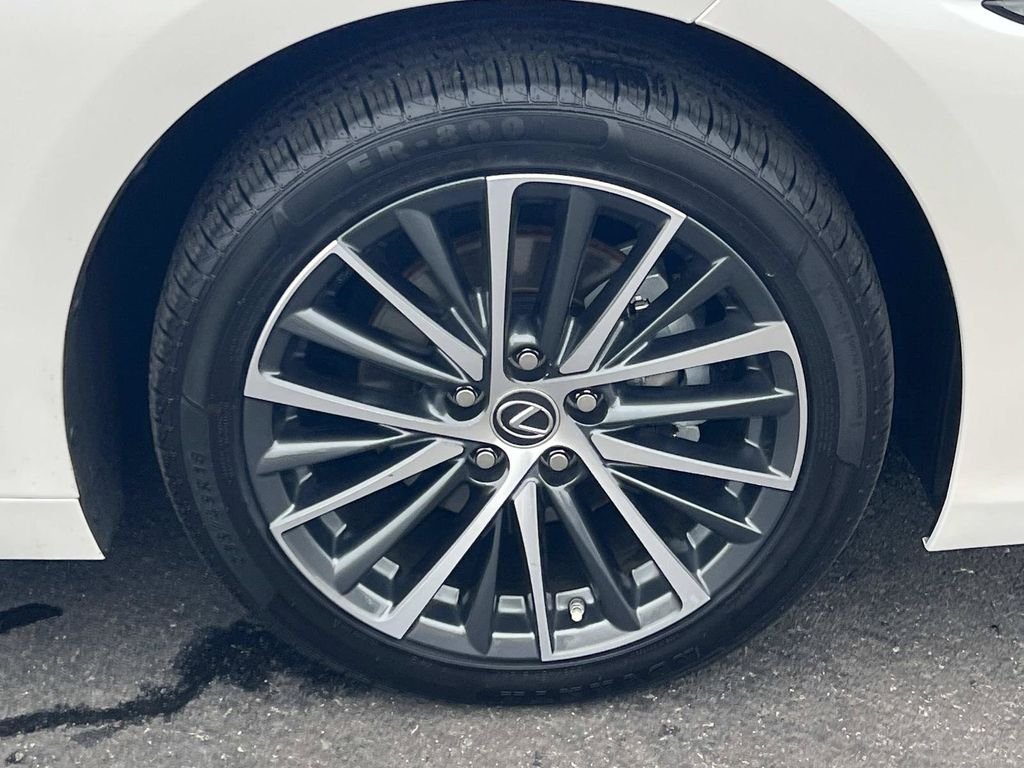 Used 2023 White Lexus 350 image 29